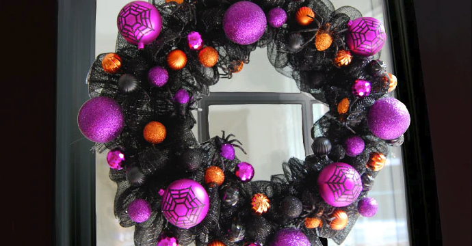 Spooky DIY Wreath for Halloween
